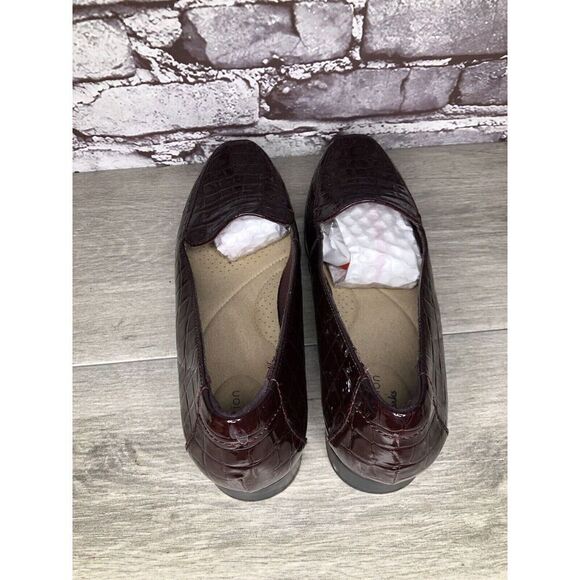 Clarks Collection Burgundy Patent Slip On Croc-Embossed Loafers Women Sz 9.5M US - Picture 5 of 16